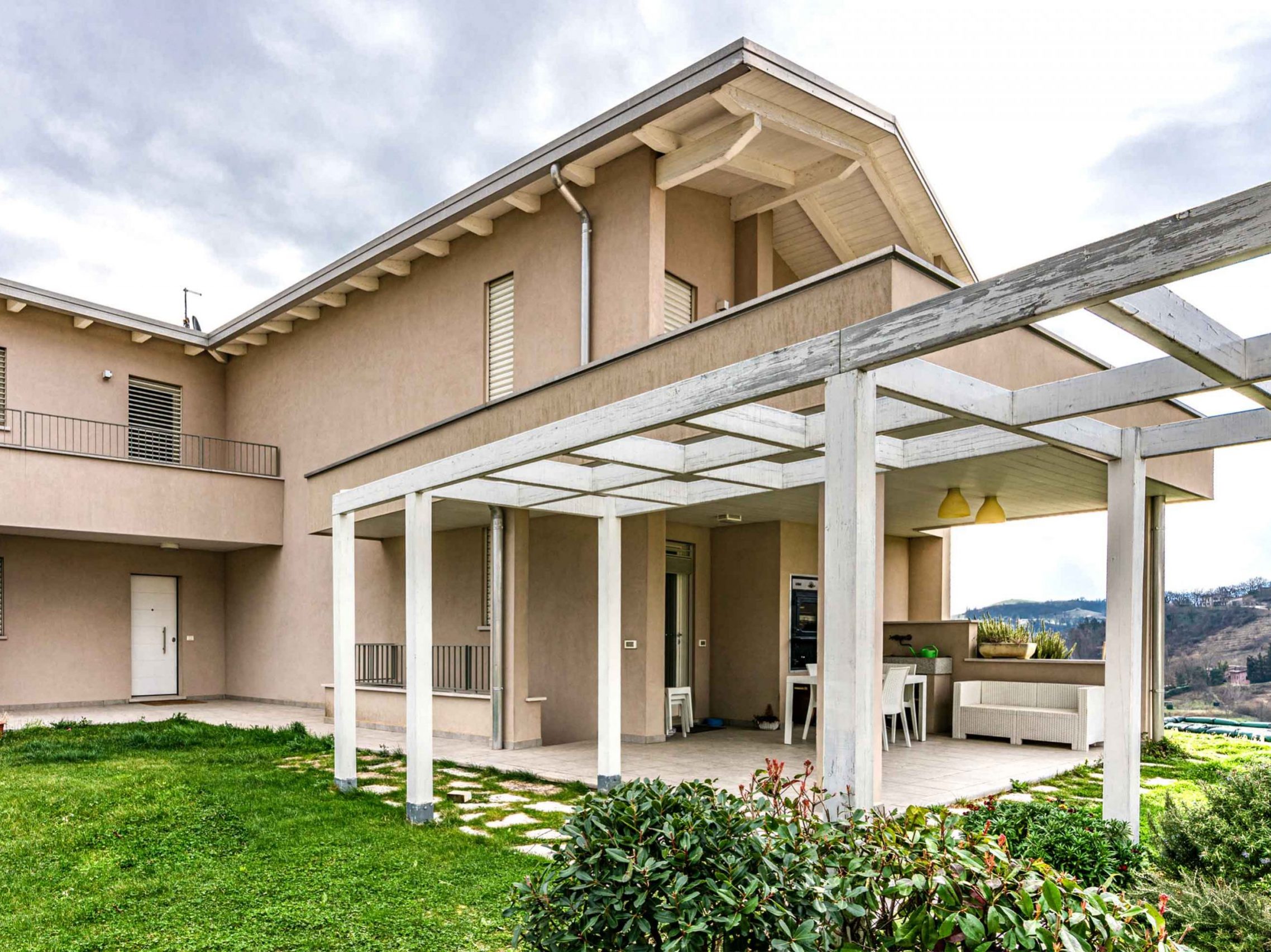 Wooden Houses_Villa Unifamiliare a due piani_Struttura in legno in punto panoramico