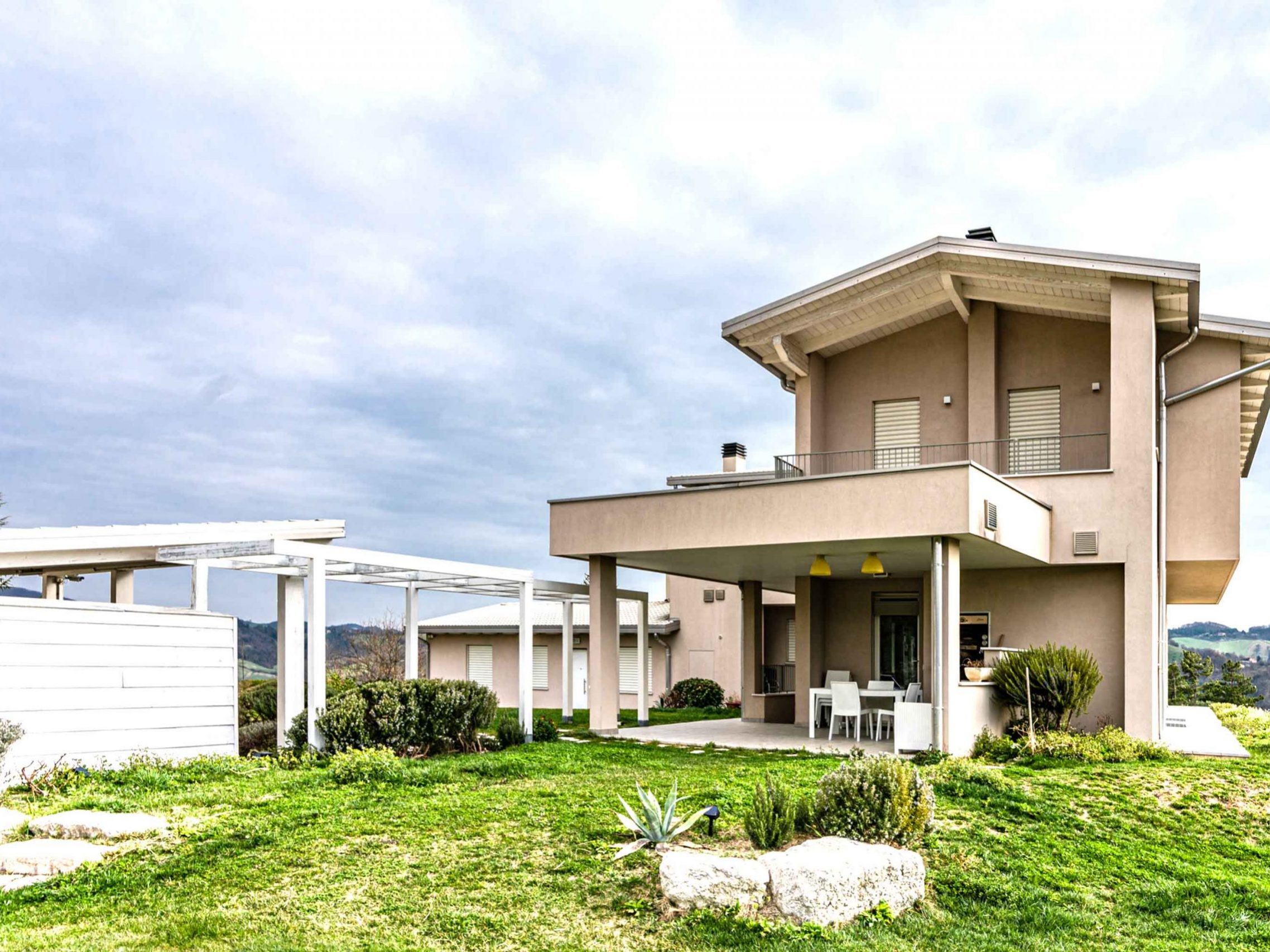 Wooden Houses_Villa Unifamiliare a due piani_Struttura in legno in punto panoramico