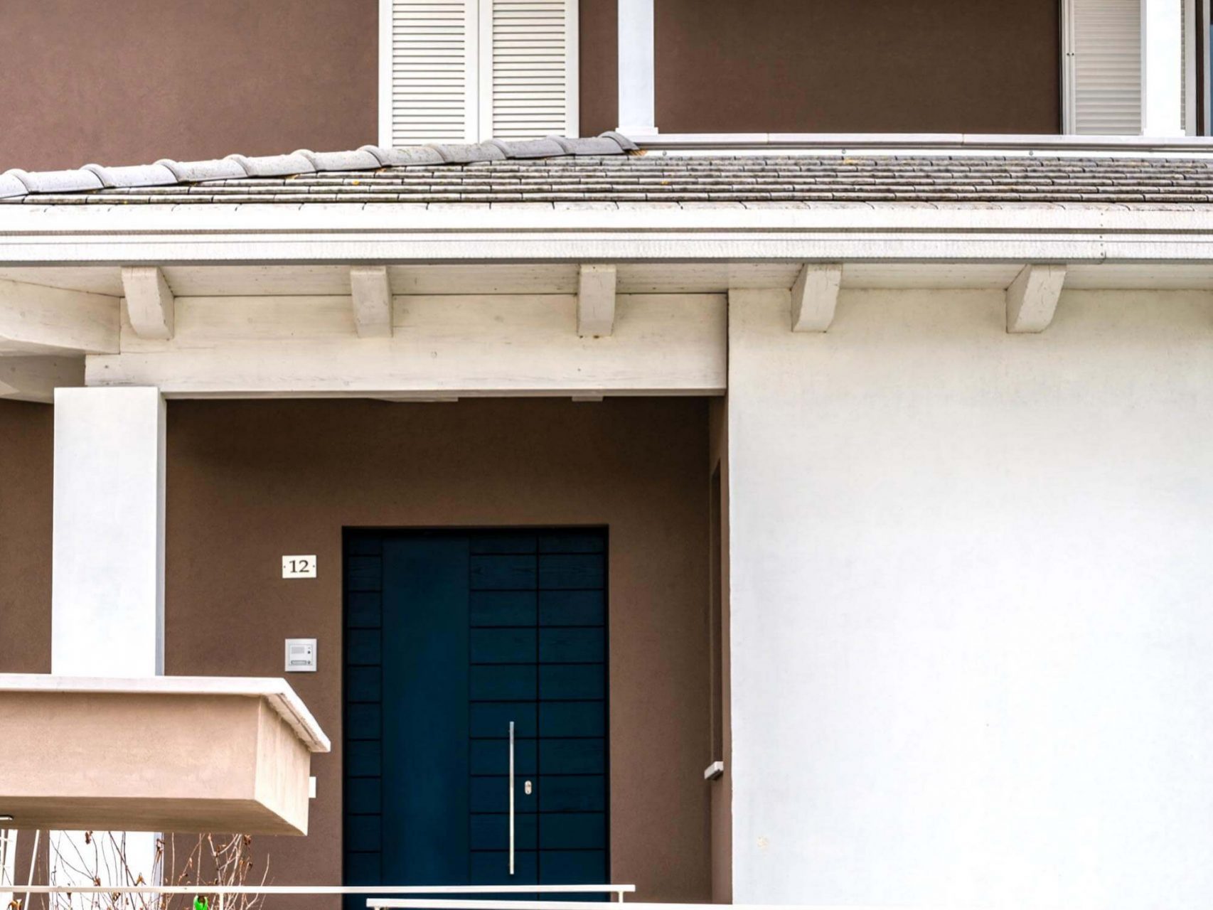 Wooden Houses_Villa Unifamiliare a due piani_Struttura in legno classica con finiture e colori contemporanei
