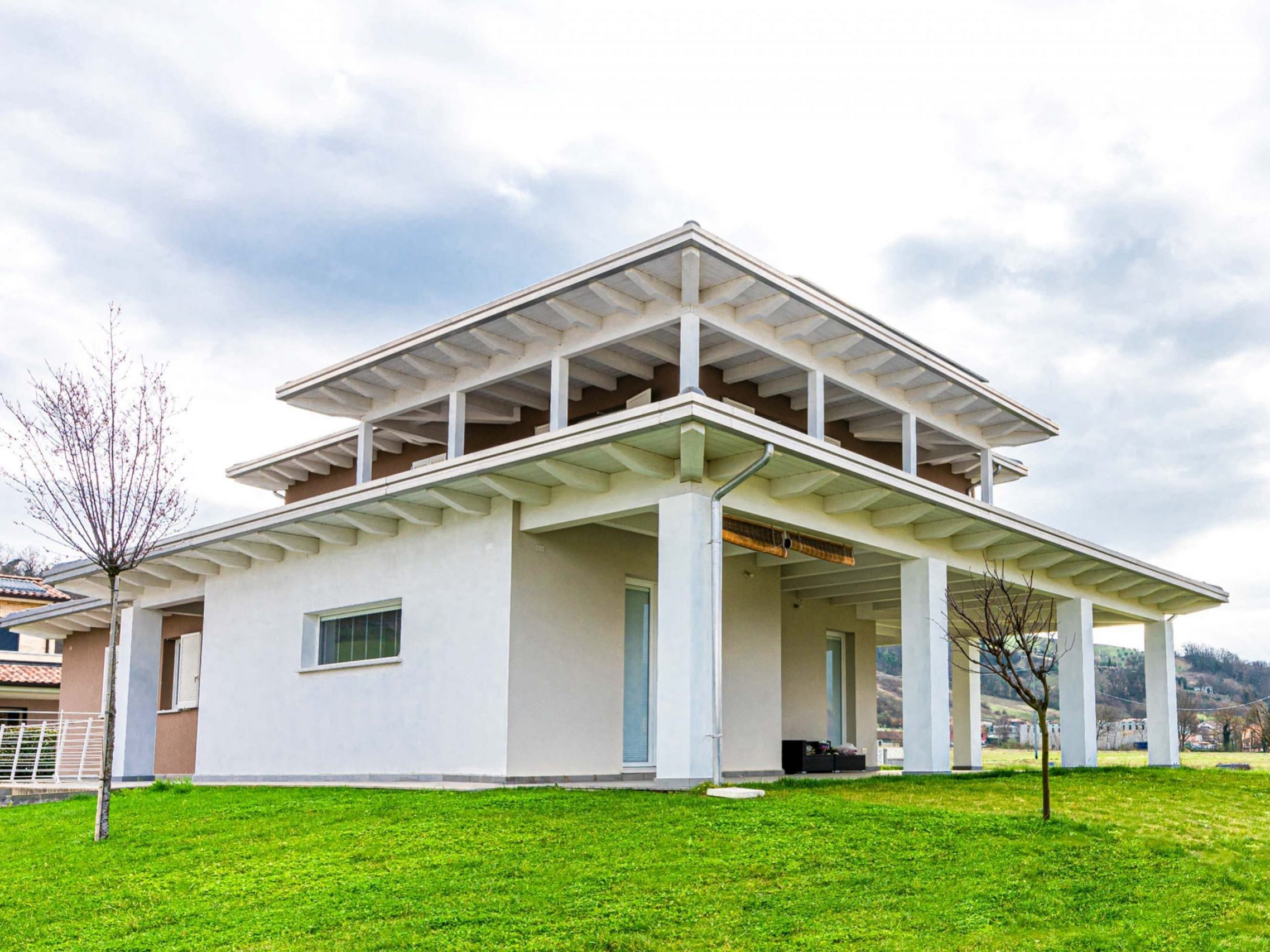 Wooden Houses_Villa Unifamiliare a due piani_Struttura in legno classica con finiture e colori contemporanei