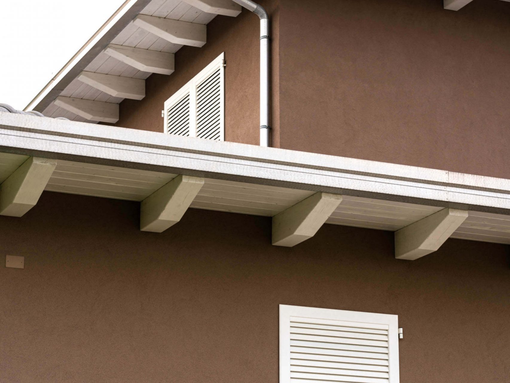 Wooden Houses_Villa Unifamiliare a due piani_Struttura in legno classica con finiture e colori contemporanei