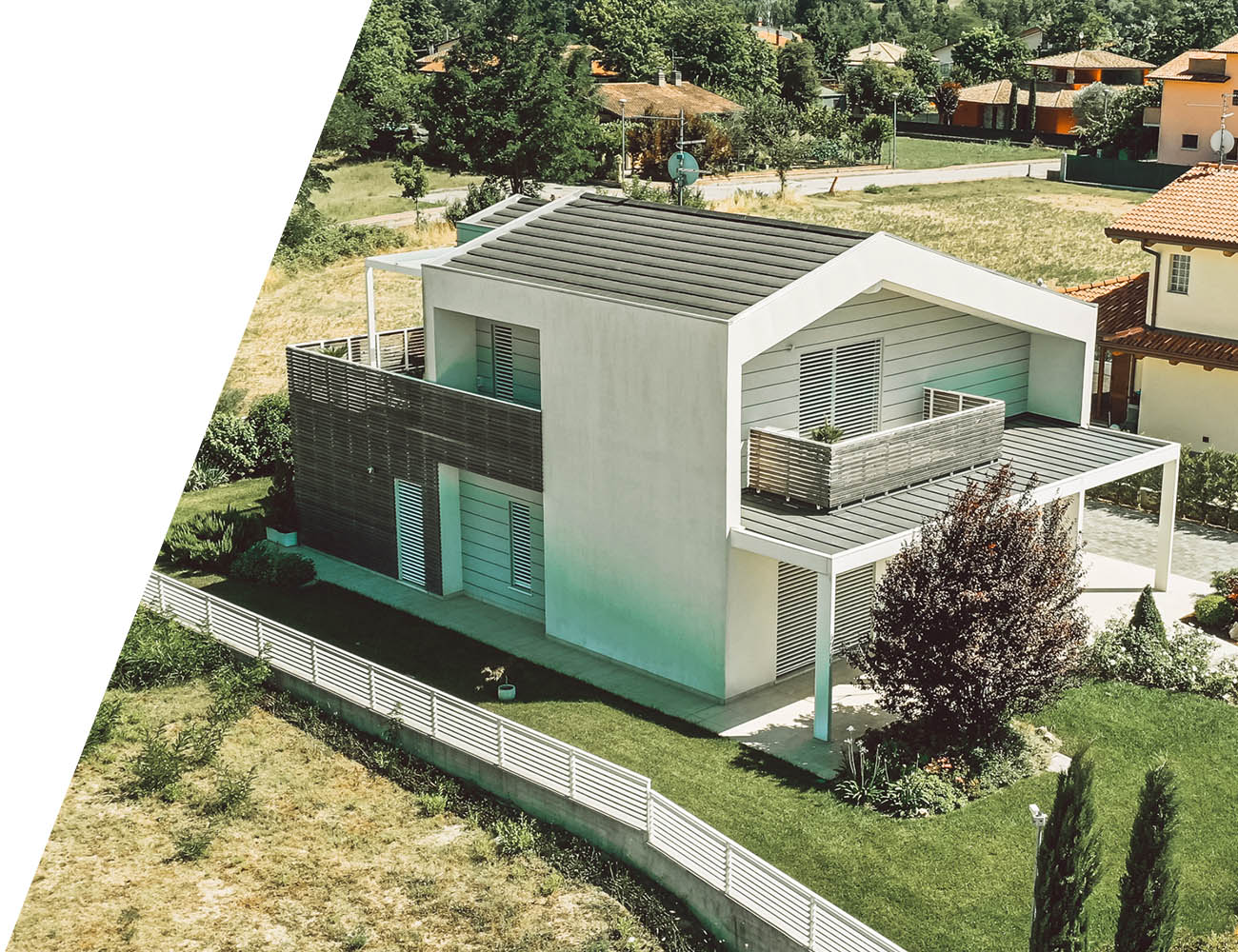 Wooden Houses_Villa Unifamiliare a due piani_Struttura in legno dall'aspetto fortemente contemporaneo