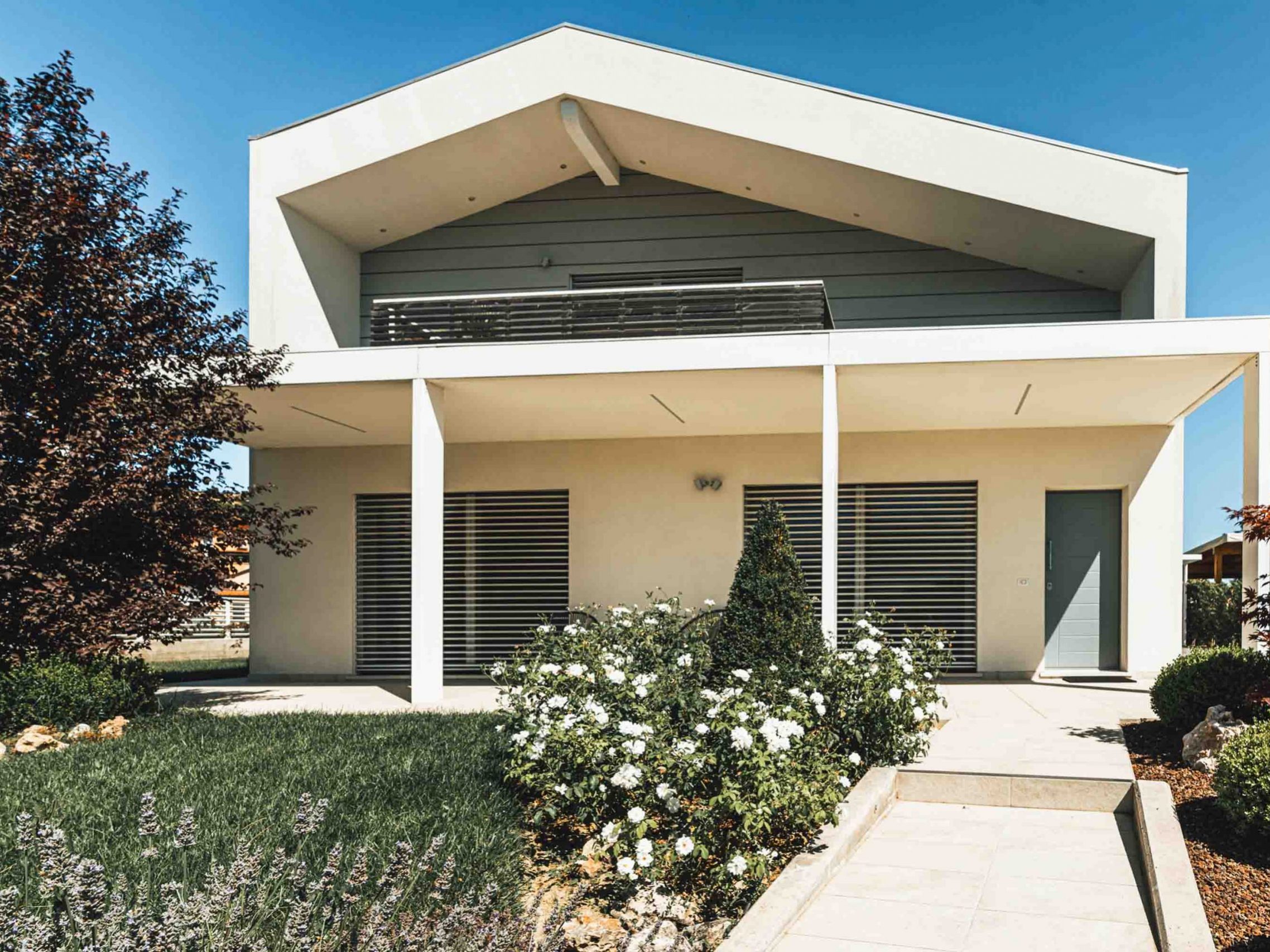 Wooden Houses_Villa Unifamiliare a due piani_Struttura in legno dall'aspetto fortemente contemporaneo