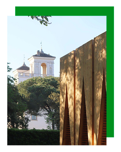 Incastri, luci e ombre nell'installazione in legno progettata da Atelier Poem per il Festival des Cabanes 2023 a Villa Medici di Roma, realizzata da Wooden Houses di Sant'Angelo in Vado