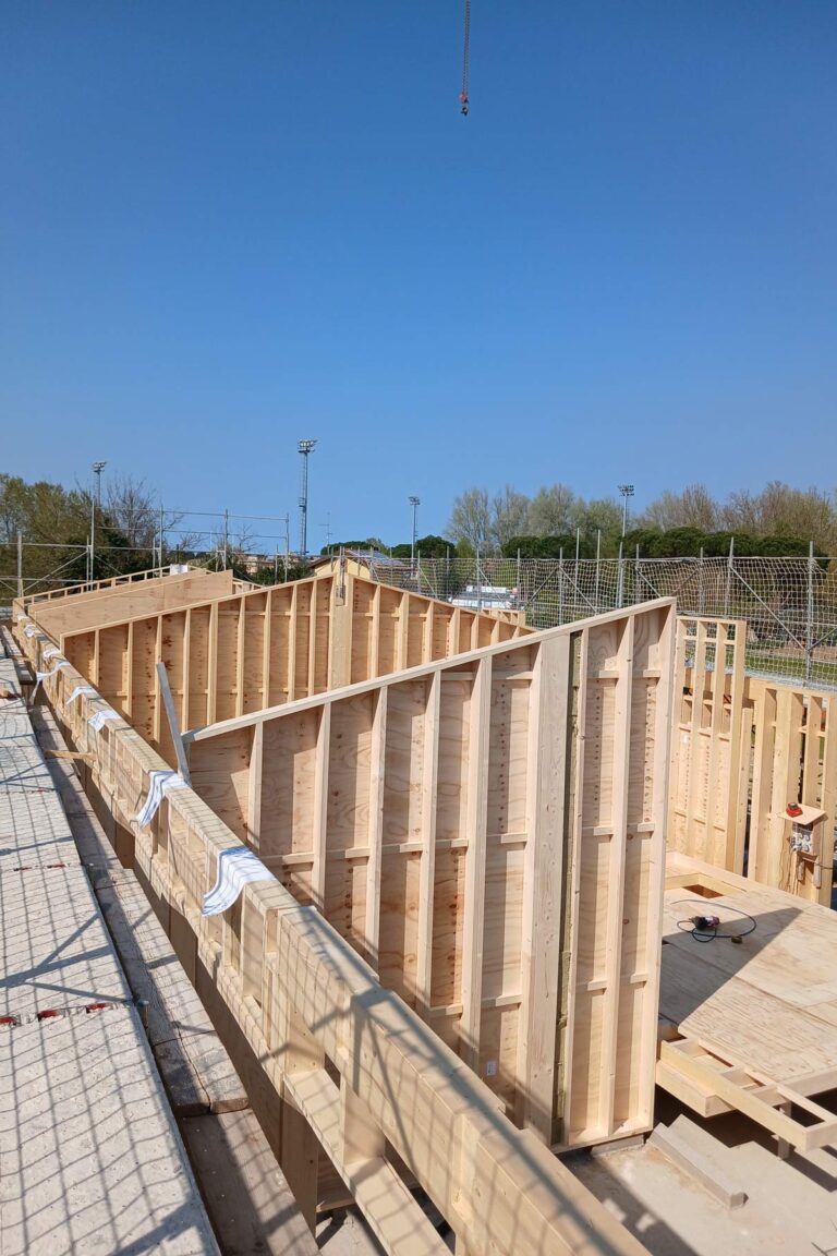 Wooden-Houses-Cantiere-in-legno-Pesaro-2026-Villa-bifamiliare-Pareti3